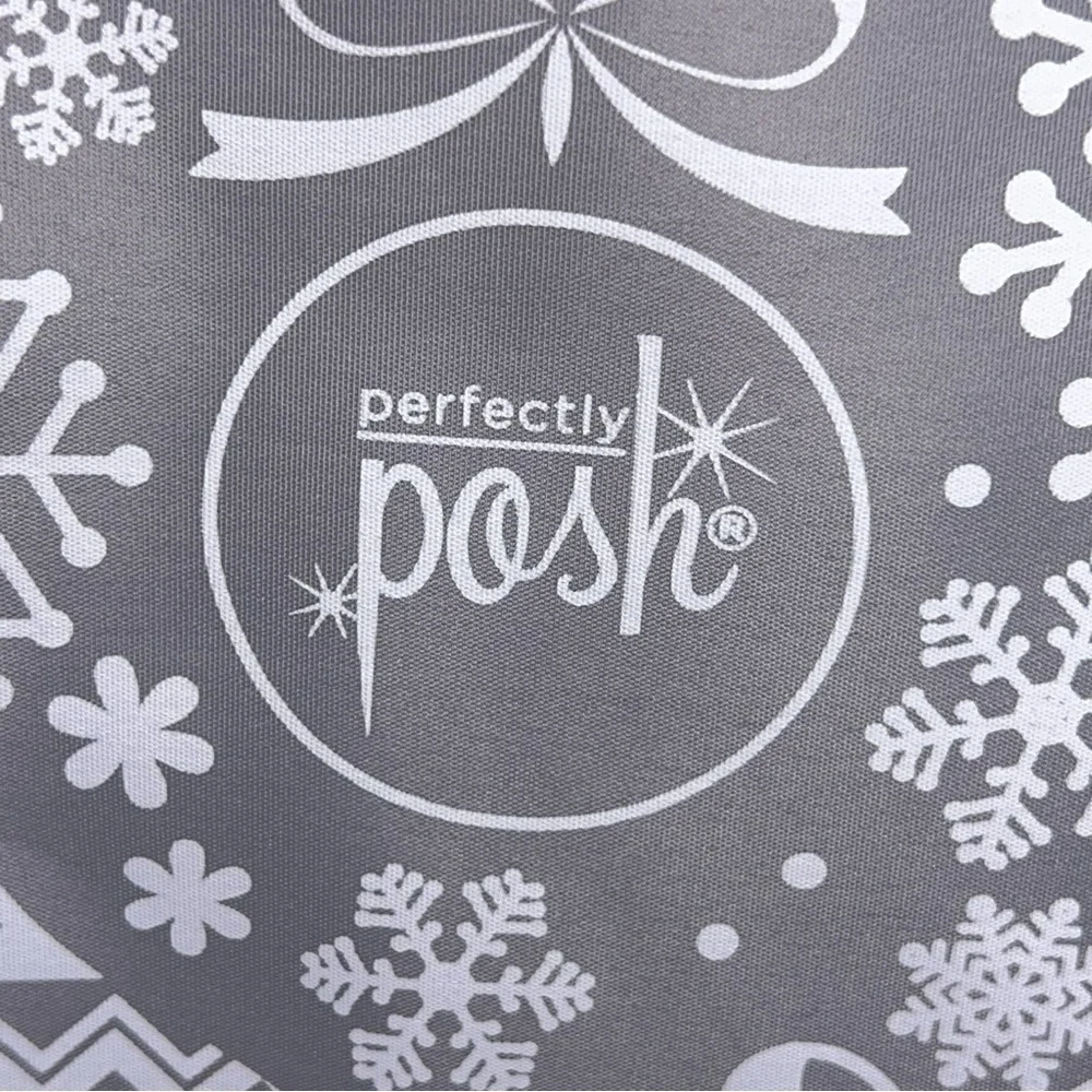 Grey White Holiday Makeup Bag Travel Christmas Gift NWOT Snow Snowflake